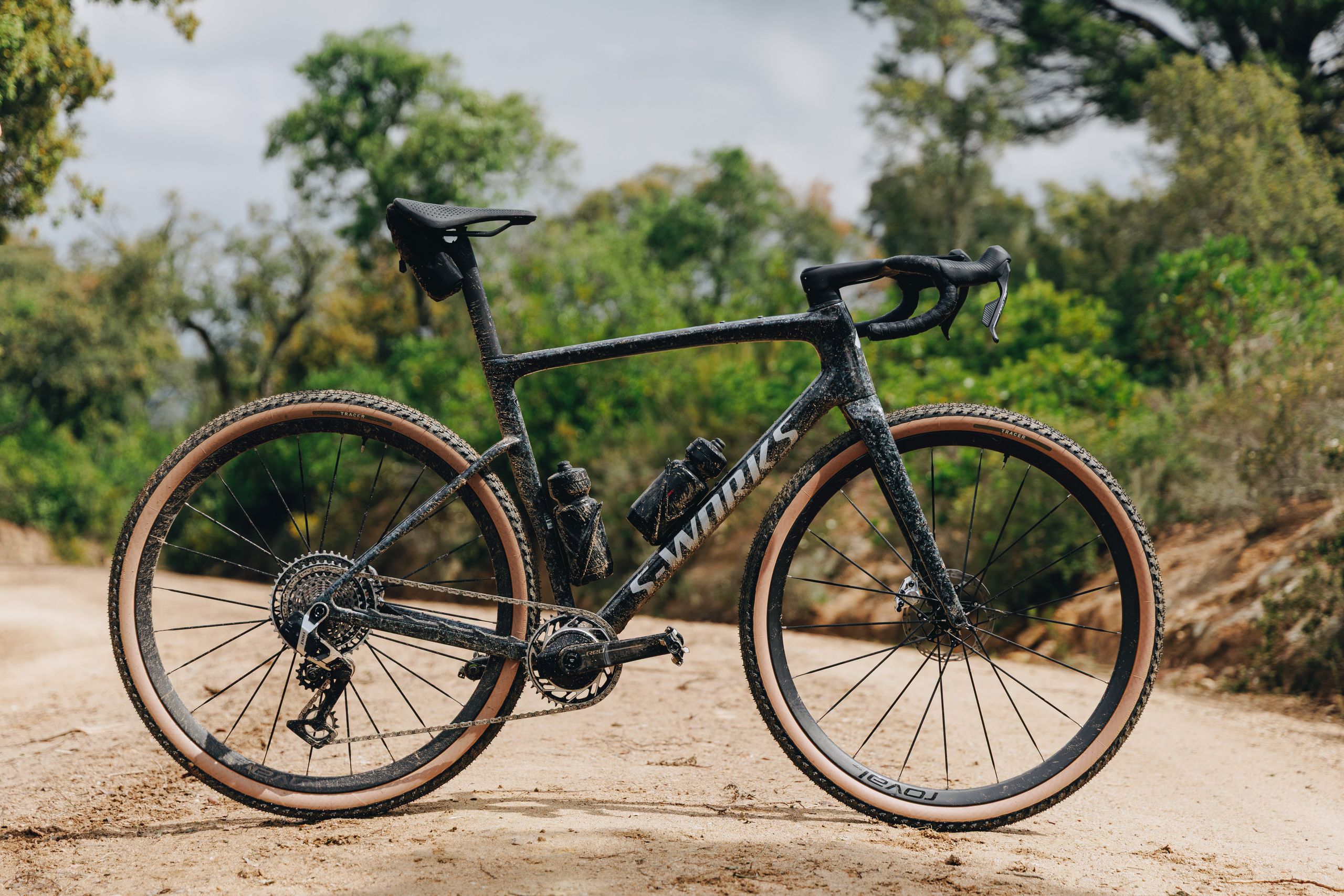 New Specialized Crux goes all in on aero gravel, with a 15-watt improvement, new geometry, and lighter builds - Cyclingnews