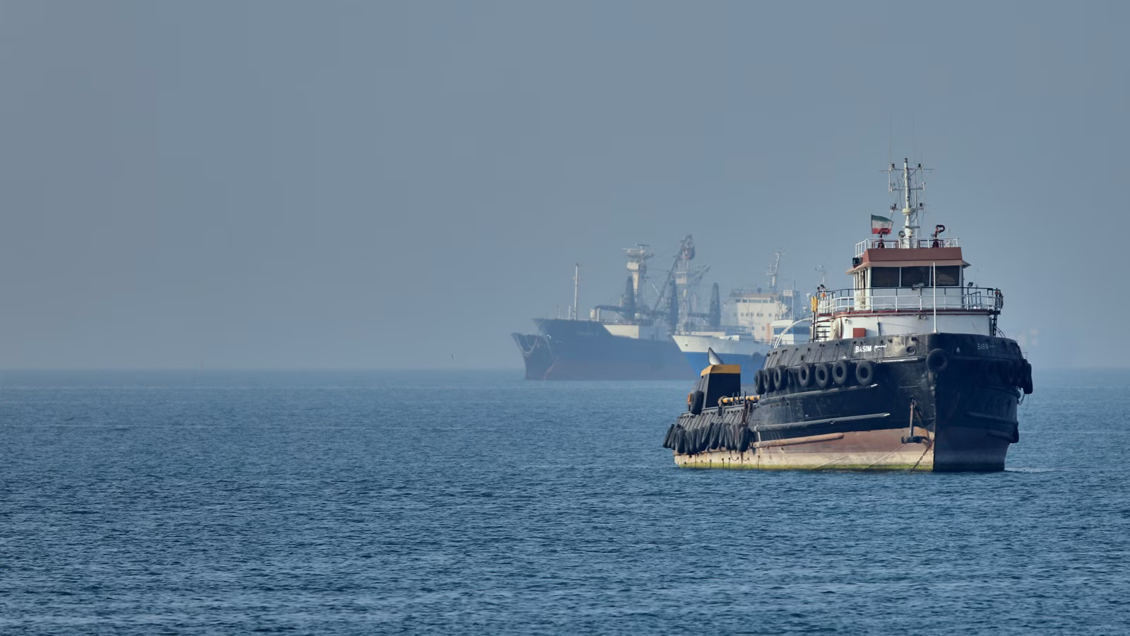 Government asks oil companies to build 30-day LPG reserves amid Hormuz supply risks