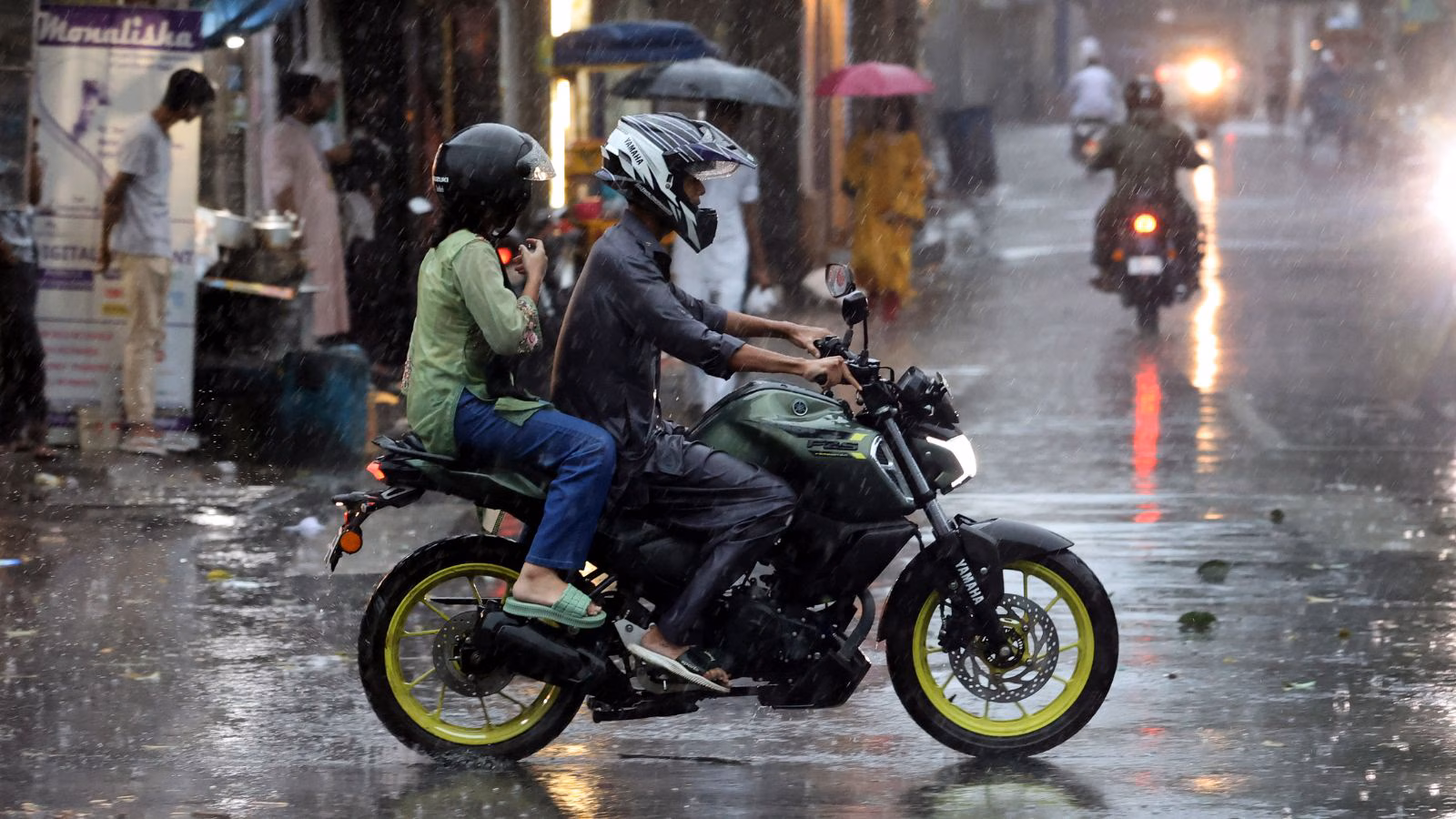Massive storm, 88 kmph wind hit Kolkata: 7 dead, widespread damage reported