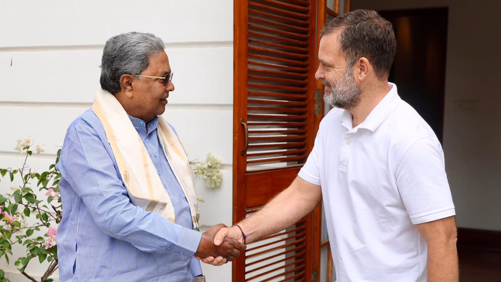 Buzz around new Karnataka Cabinet as Siddaramiah, son meet Rahul