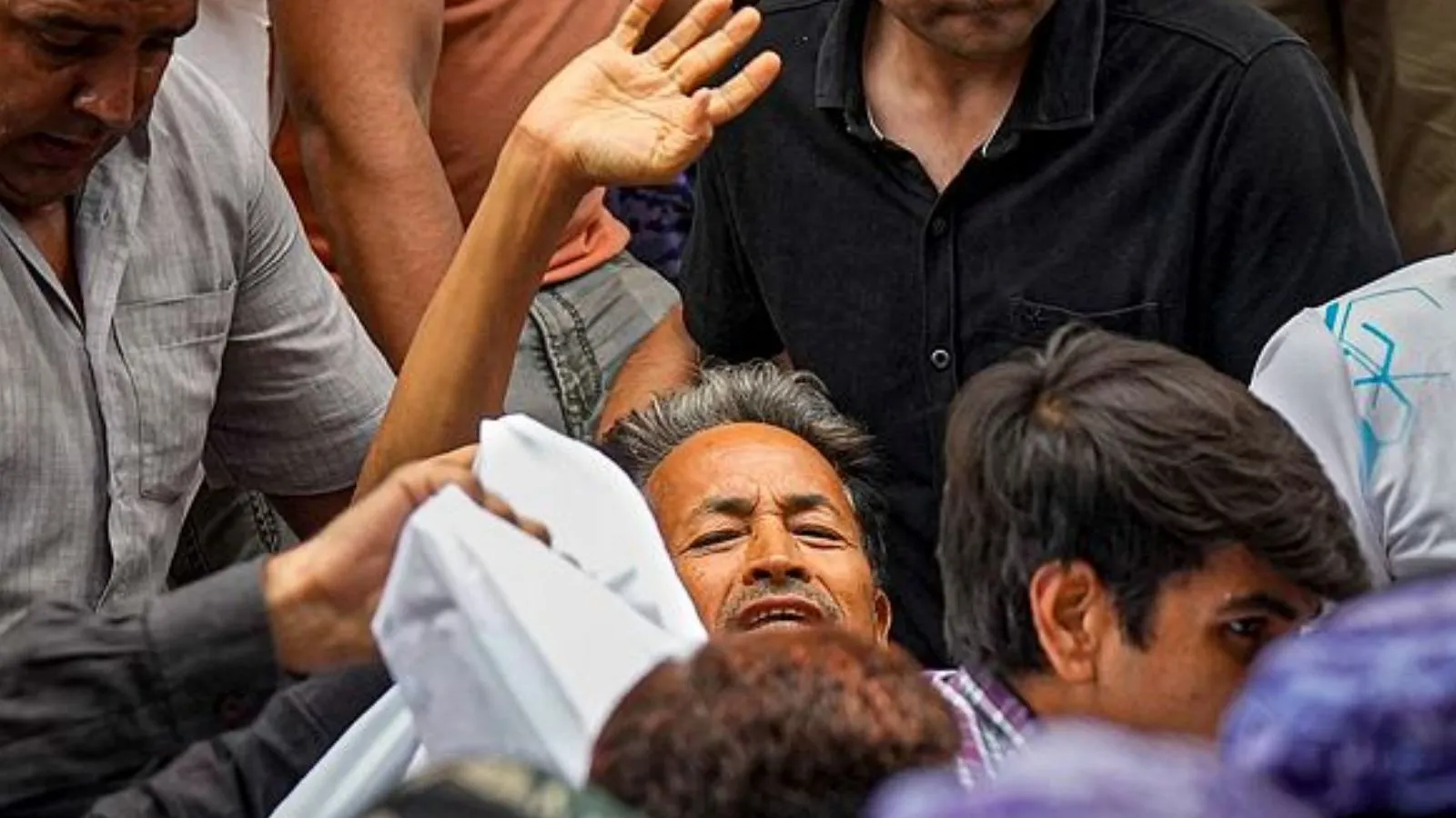 ‘Said they were doctors, then Sonam sir was gone’: Jantar Mantar protesters on police operation