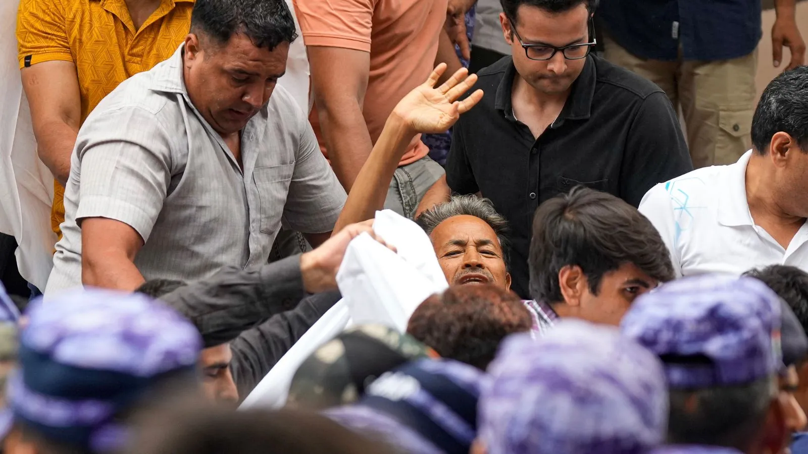 Delhi Police take Sonam Wangchuk to hospital on Day 21 of hunger strike