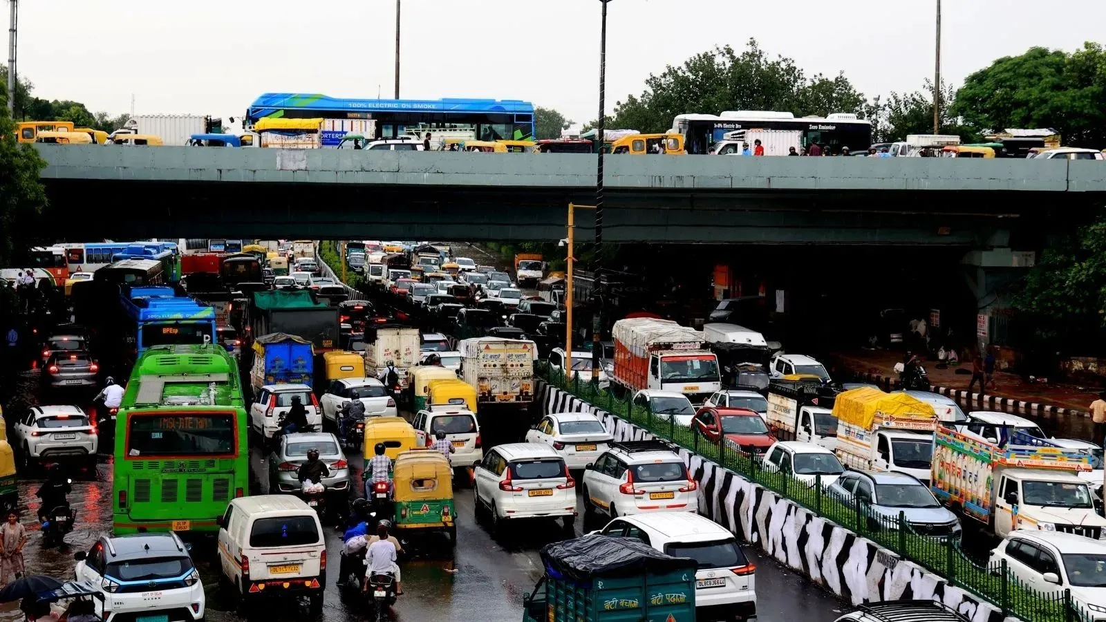 Delhi traffic alert: These 35+ roads will see diversions today