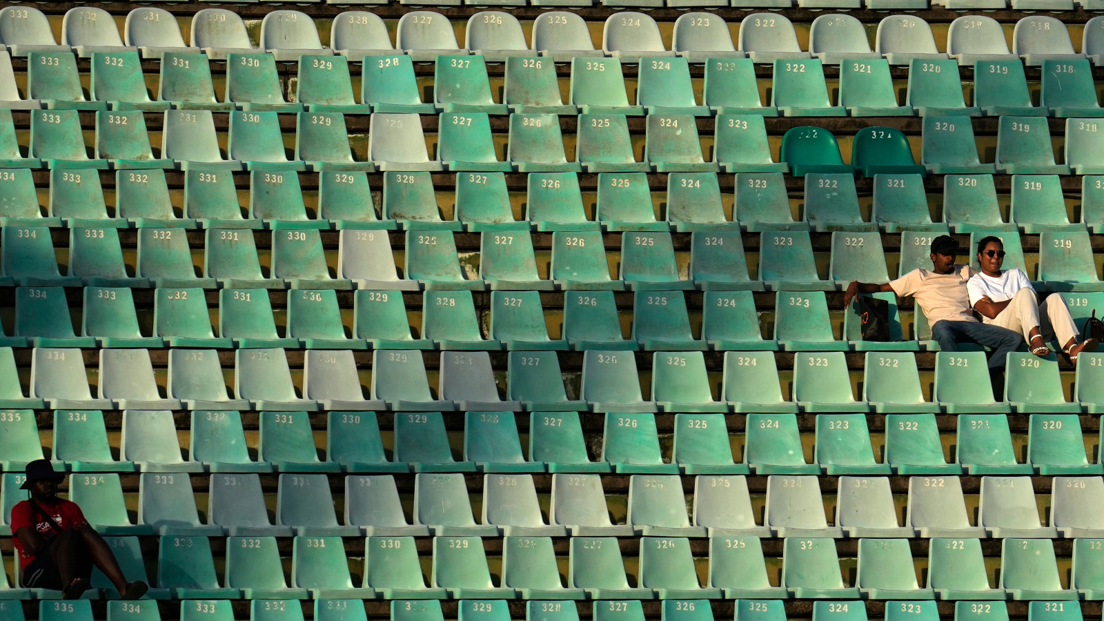 ‘Pathetic’: David Warner slams empty stands at South Africa vs Australia Tests