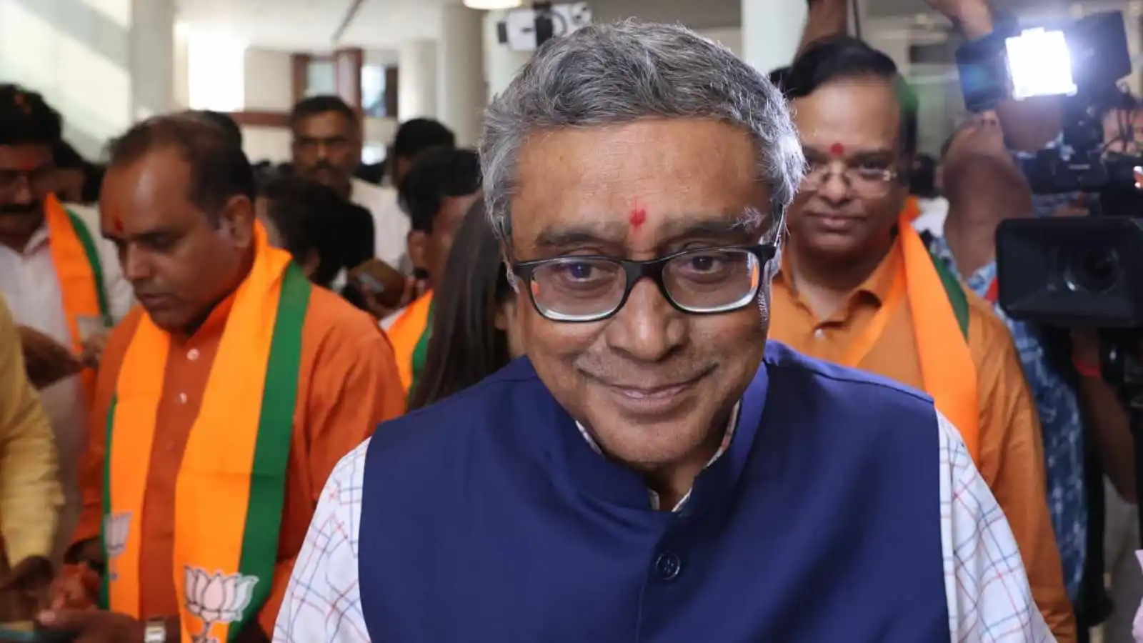 Attacks on CPI(M) book stalls unacceptable: Bengal Minister Swapan Dasgupta
