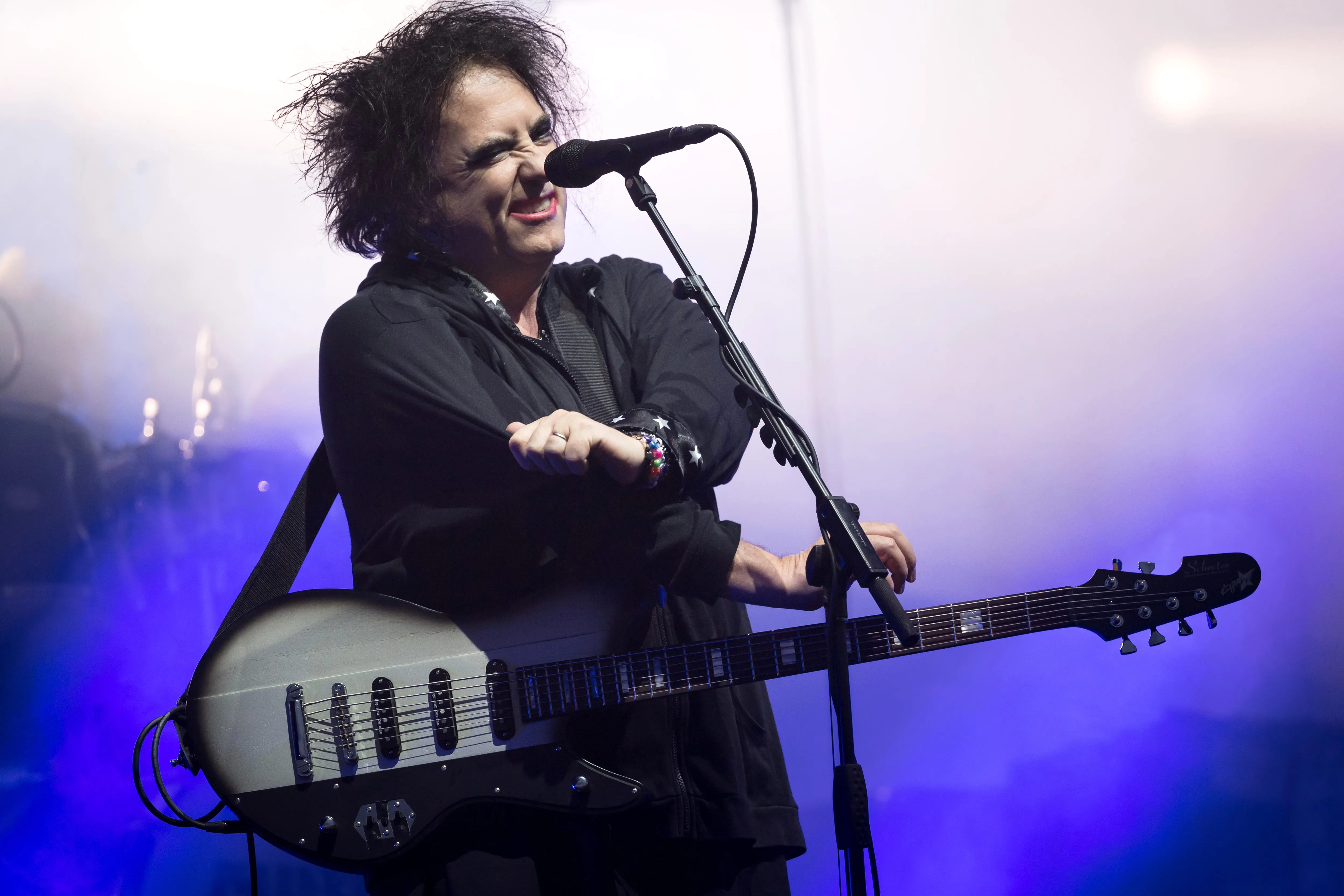 Robert Smith Does Not Have World Cup Halftime Show Fever - Stereogum