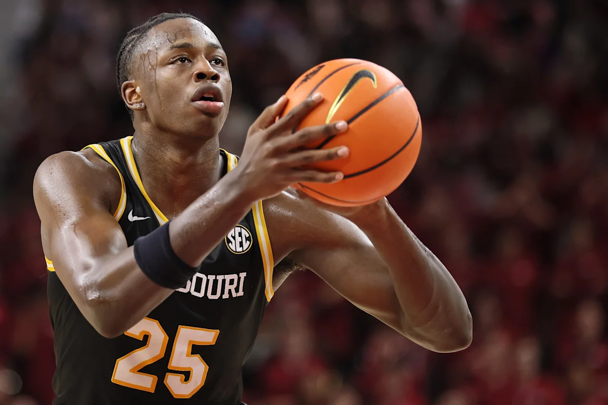 Mark Mitchell won't join Kentucky, returning to Missouri