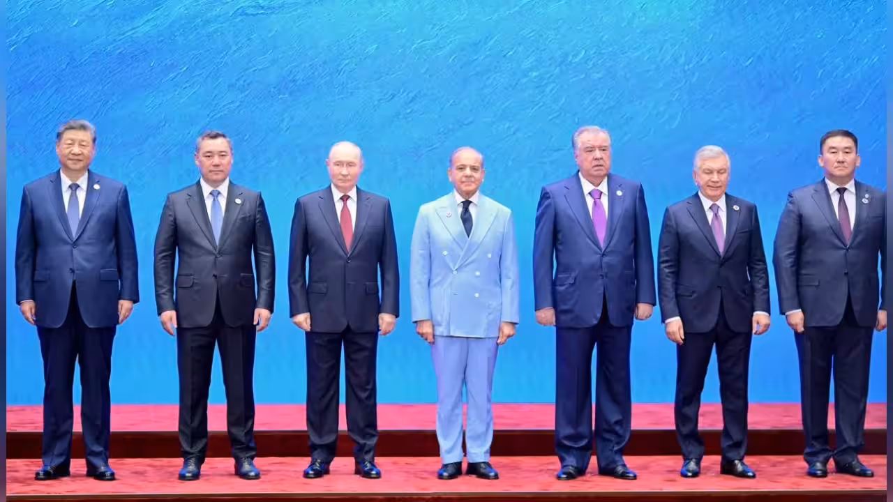 Pak PM in damage control mode after his office edits leaders out of SCO summit pic