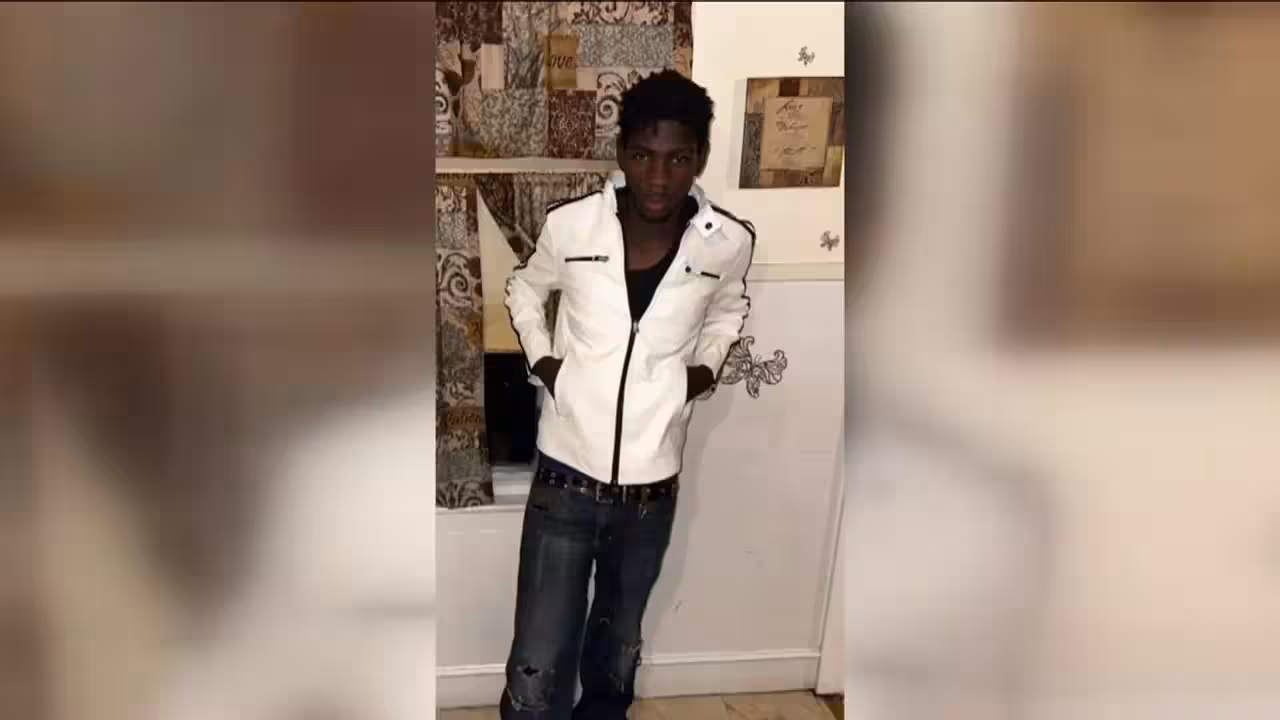 Boston teen, 19, dies after jumping onto train tracks to save girlfriend